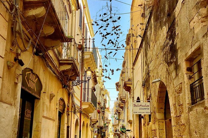 2 Hours Calessino/ Tuk tuk Tour to Syracuse and Ortigia Island - Key points at a glance