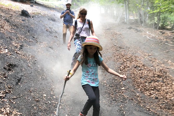 2002 Crater Excursion - Northern Etna - Families, dogs, and the right kind of participant