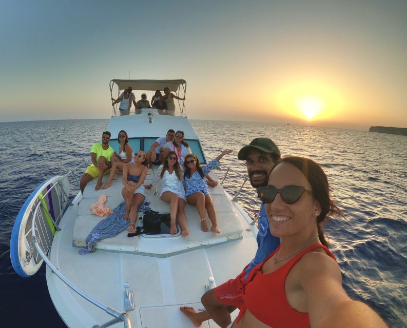3-hour boat trip at sunset with the sighting Delfini - Key points to know before booking
