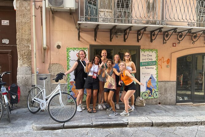 3-hours Guided Tour with tasting in Palermo - Riding toward La Cala and Monte Pellegrino