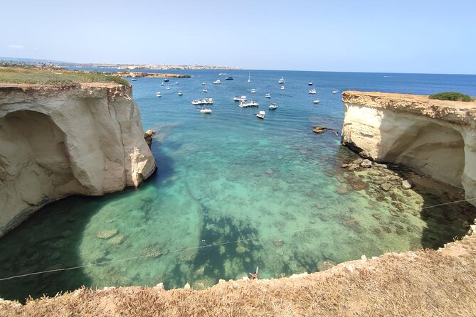 3 Hours Private Boat Tour of Syracuse and Ortigia with skipper - The castle view and a flexible route
