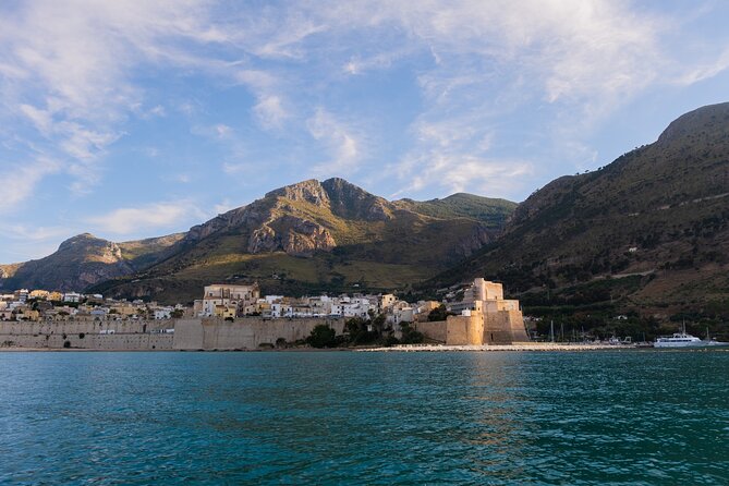4-Hour Private Boat Tour of Castellammare del Golfo - Guidaloca Beach and the coastal caves