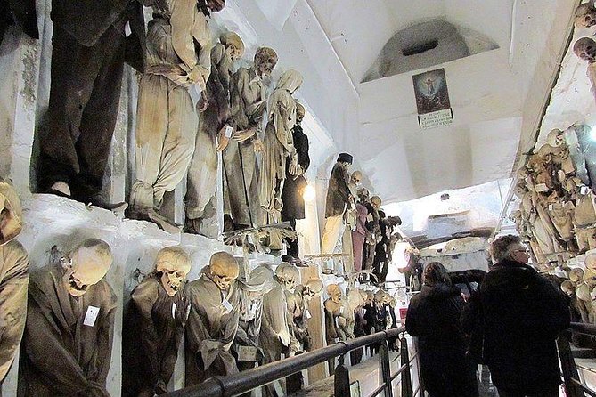4-Hour Tour of the Capuchin Catacombs and Monreale Cathedral from Palermo - Entering the Capuchin Catacombs
