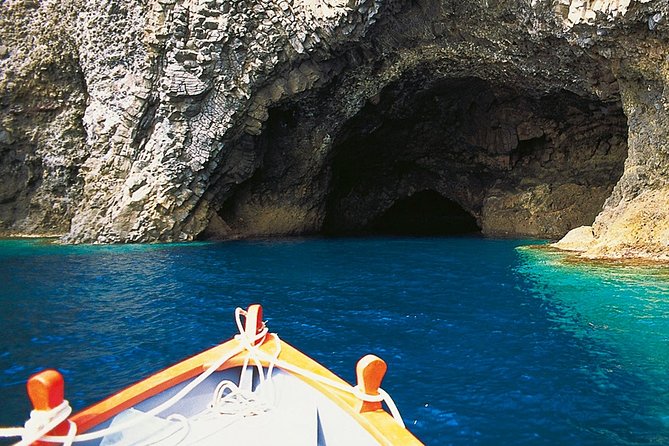 Aeolian Islands - Sailing week with skipper and assistant - Day seven: Cala Junco and Lipari’s white pumice beaches