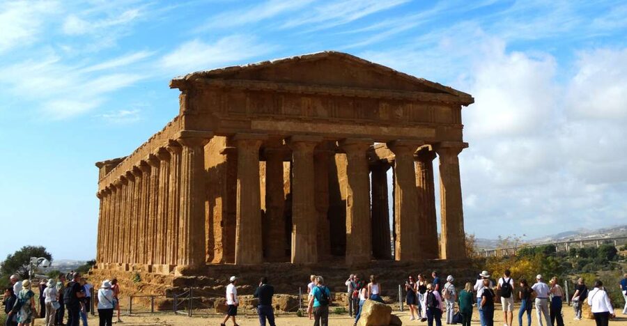 Agrigento: Private Tour of Ancient Akragas with Local Guide - What the private format is worth
