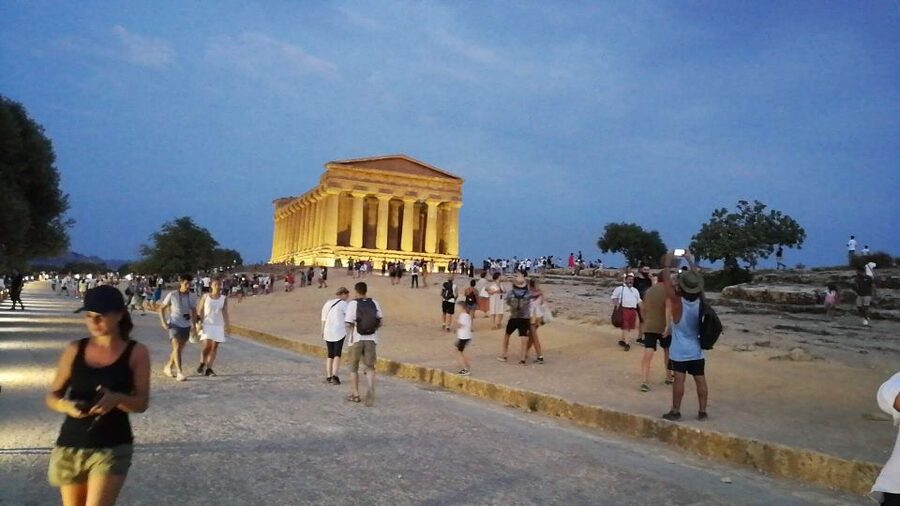 Agrigento: Skip-the-Line Valley of the Temples Night Tour - Meeting at the Temple of Hera car park