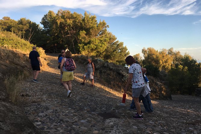 Archaeological excursion to the Rocca della Falconiera in Ustica - Why this short walk explains so much of Ustica