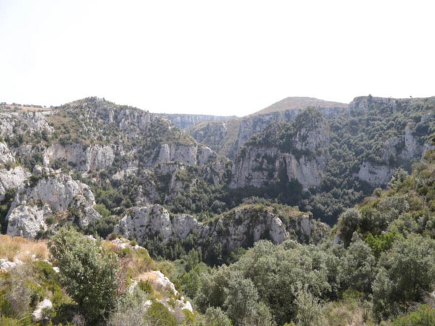 Avola: Cavagrande del Cassibile Reserve Hiking Tour - A canyon walk shaped by the Cassibile River