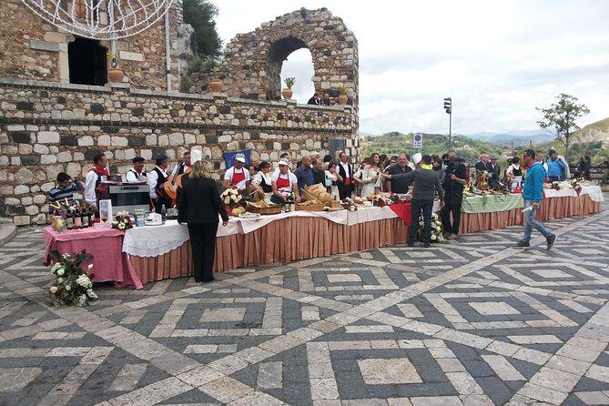Best of Godfather and Taormina Tour with Street Food Tasting - Who should book this tour