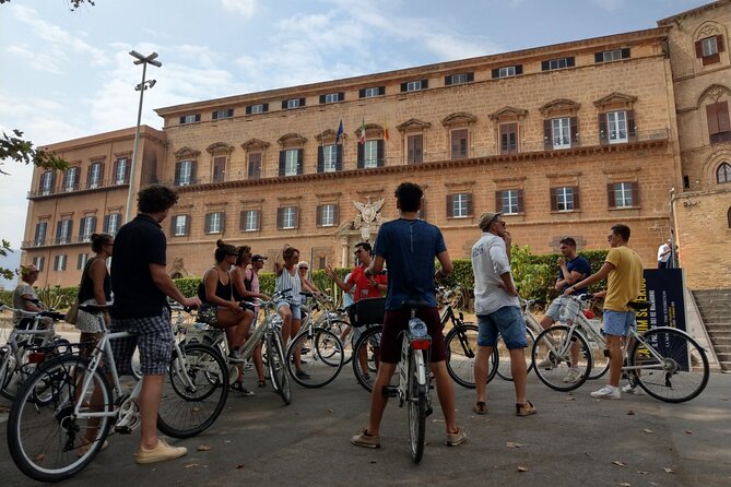 Bike tour of the historic center of Palermo with tasting - Guides, bicycles, and the small practical details