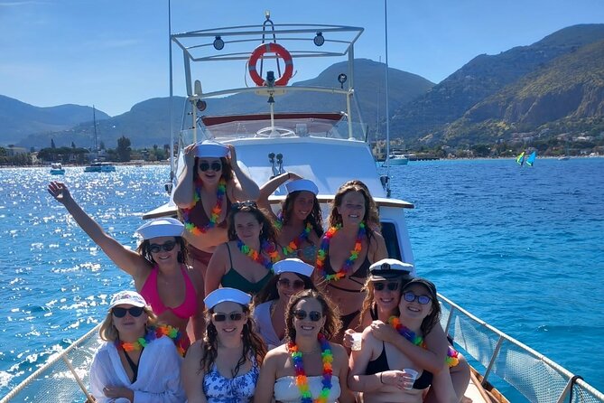 Boat excursion from Palermo with aperitif and wine - Sailing beneath Mount Pellegrino