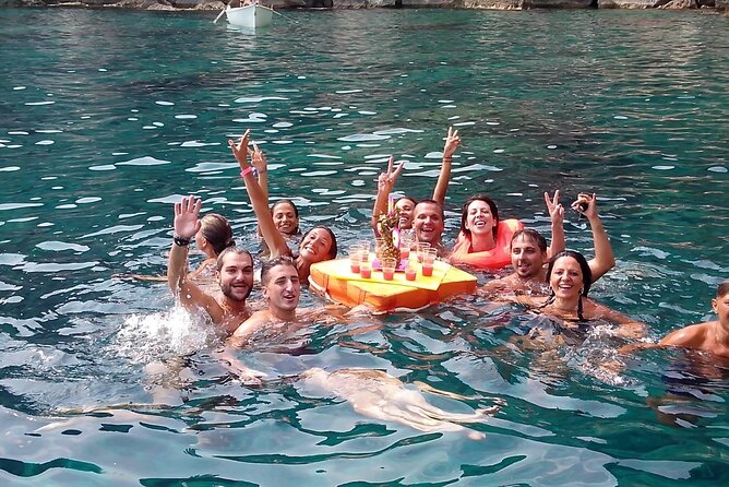 Boat excursion Taormina Giardini Naxos - What this Giardini Naxos cruise actually offers