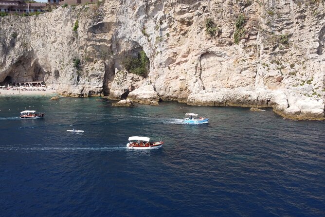 Boat excursion Taormina Giardini Naxos - Capo Taormina from the water