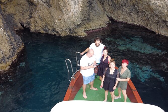 Boat excursion Taormina Giardini Naxos - The Bay of Giardini Naxos sets the scene