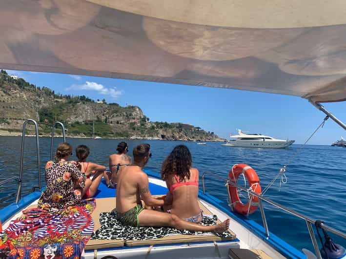 Boat excursions Isola Bella - Why seeing Taormina from the sea changes the view