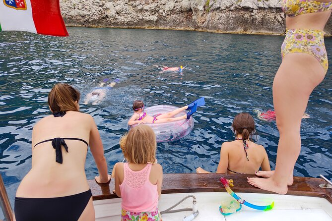 Boat Experiences With Aperitif - What comes with the $43.35 price