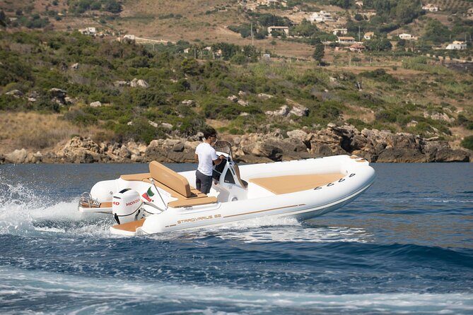 Boat rental Castellammare del Golfo, rent a boat. - Cala Tonnarella dell’Uzzo and the run to San Vito lo Capo