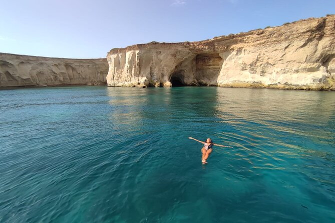 Boat tour in Pillirina, sea caves and Ortigia and prosecco - Why the water route adds something to Ortigia