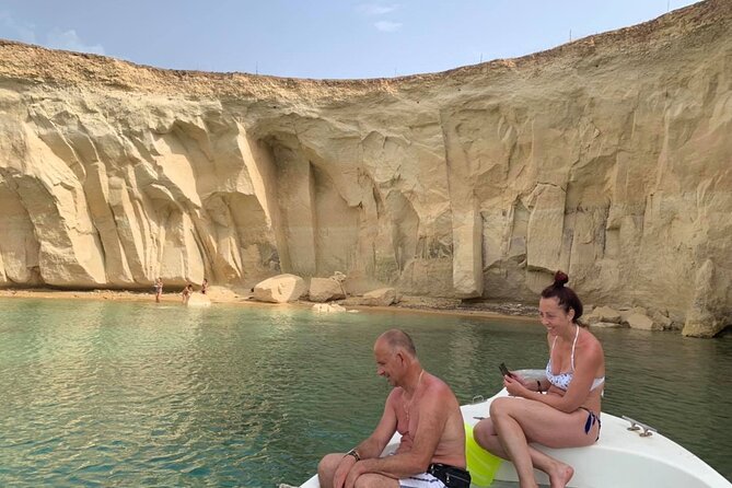 Boat tour in Pillirina, sea caves and Ortigia and prosecco - Prosecco and the small-group question