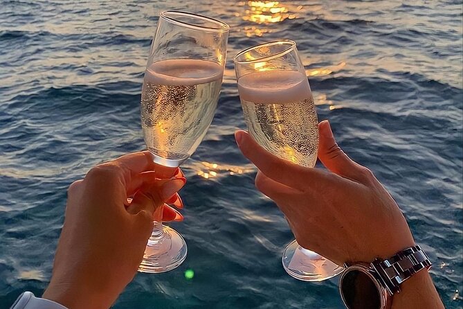 Boat tour of Ortigia, sea caves, Pillirina and snorkeling - Prosecco, fruit, music, and the mood on board