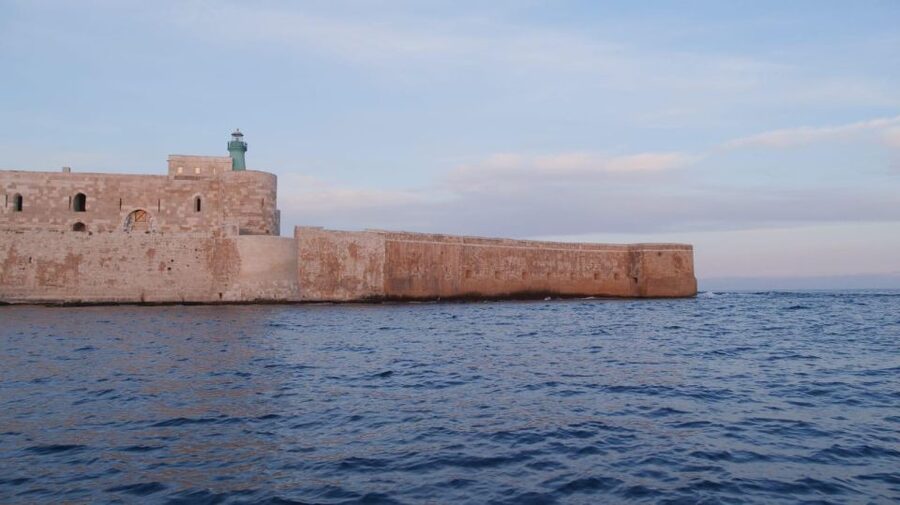 Boat tour of the island of Ortigia and the sea caves - Skippers, Language, and the Feel of the Ride