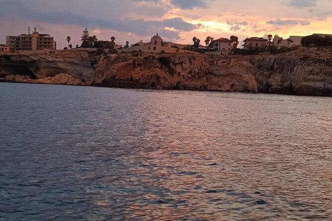 Boat tour Ortigia and Syracuse sea caves - Timing, meeting point, and group size