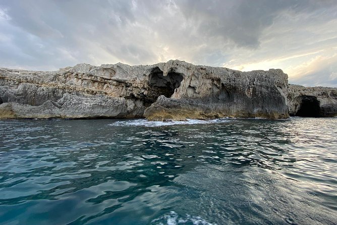 Boat tour Ortigia, sea caves and Pillirina 2h - Why Syracuse looks better from the water