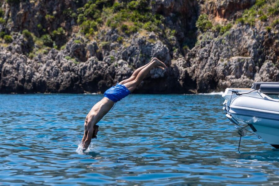Boat Tour Taormina Isola Bella Giardini Naxos 8 hours - Giardini Naxos offers a real lunch break