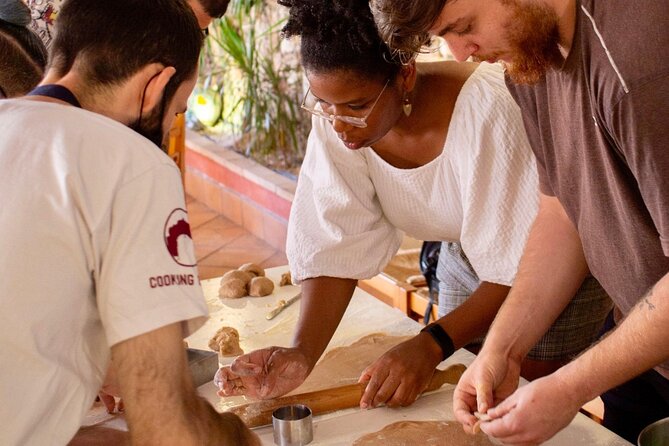 Cannoli Cooking Class in Taormina - Ricotta, cream, and the final filling