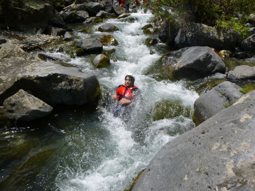 Canyoning and bodyrafting in the Alcantara River - Why the guide makes a difference
