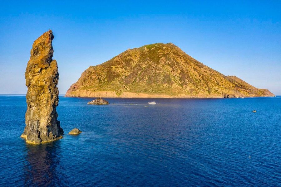 Capo d'Orlando: Mini-cruises to Lipari, Salina and Filicudi - Salina: Capers, Malvasia and Pollara Bay