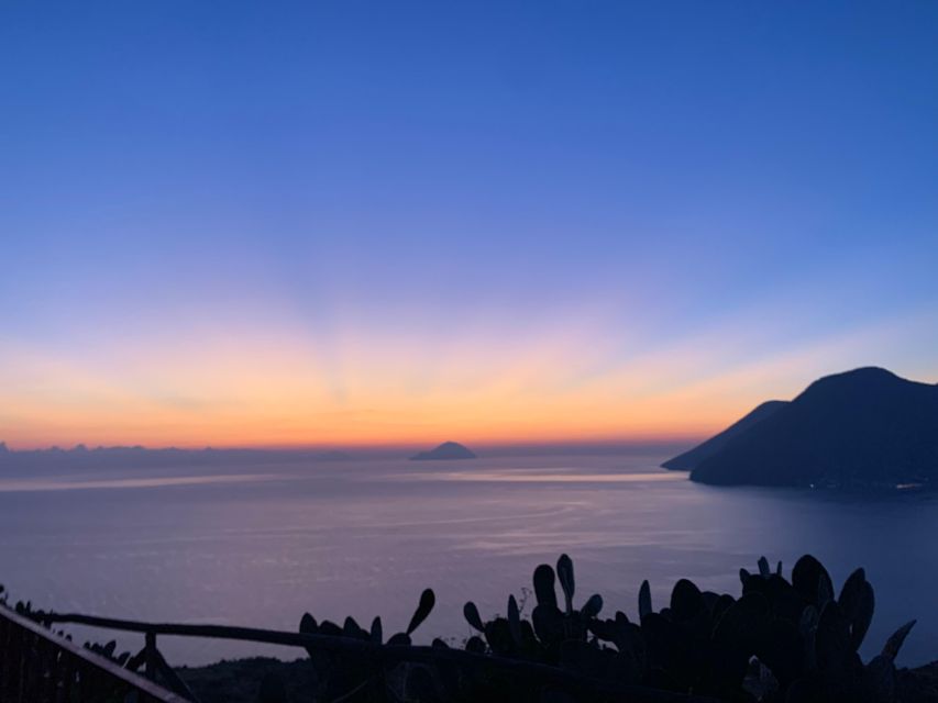Capo d'Orlando: Mini-cruises to Salina, Lipari and Vulcano. - Salina: green hills, capers, and Malvasia