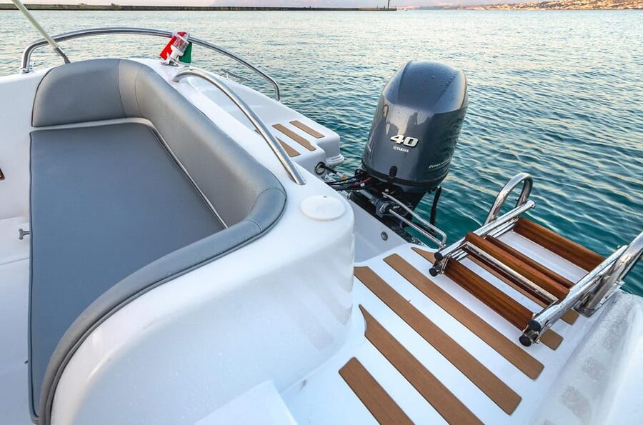 Castellammare del Golfo: Rent a Boat Without a Skipper - Taking the wheel from Castellammare del Golfo
