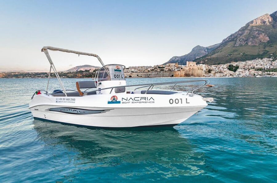 Castellammare del Golfo: Rent a Boat Without a Skipper - Following the coast toward the Faraglioni di Scopello