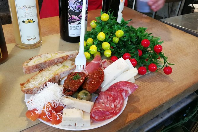 Catania authentic Street Food - Catania Fish Market: the main event