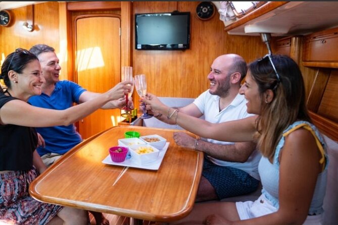 Catania boat tour along the coast with aperitif and snorkeling - How the group size affects comfort