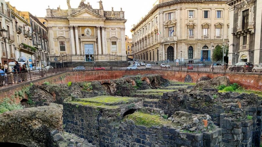 Catania: City Highlights Walking Tour - Ursino Castle, the tour’s main landmark