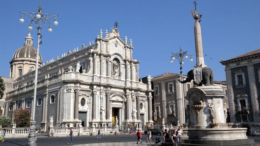 Catania: City Highlights Walking Tour - Via Crociferi and the city’s older streets