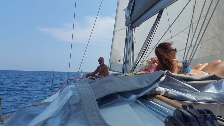 Catania: Coastline Sailing Trip 6hr with Aperitif and Lunch - Learning to handle a sailing yacht