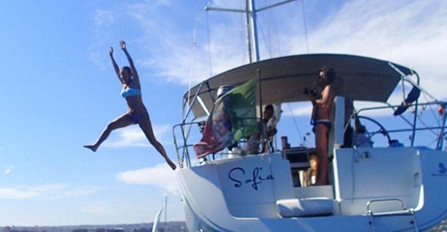 Catania: Coastline Sailing Trip with Aperitif and Prosecco - Meeting the skippers and getting underway