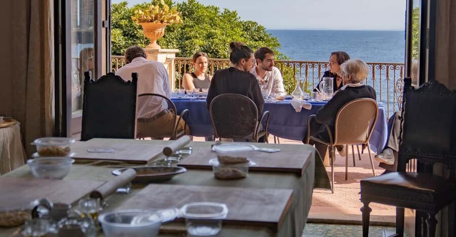 Catania: Cooking class set in a sea front historic villa - A Pasta Class With the Gulf of Ognina as Your Backdrop