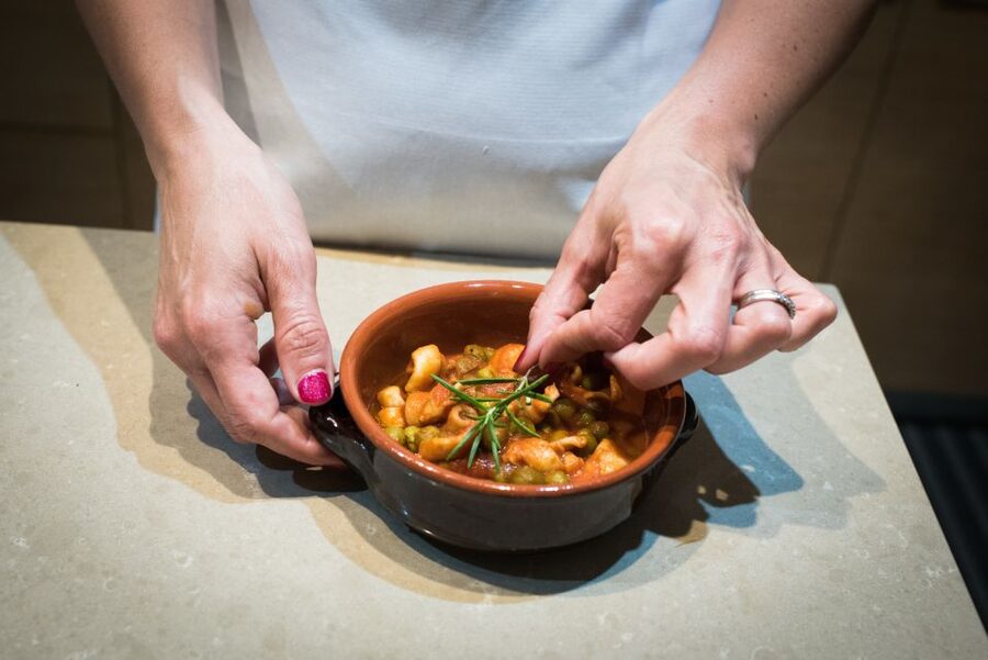 Catania: Dining Experience at a Local's Home - Meeting your Cesarina host in a private home