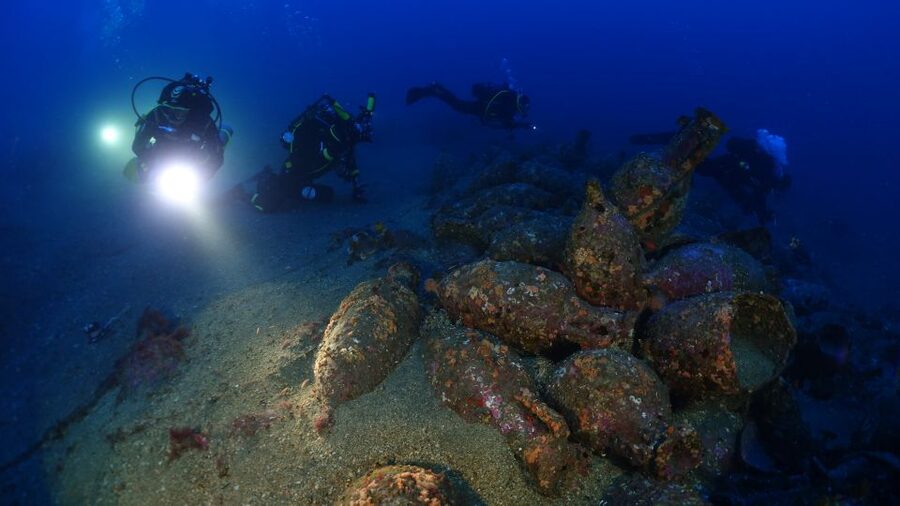 Catania : Diving for patented divers - Wrecks for More Experienced Certified Participants