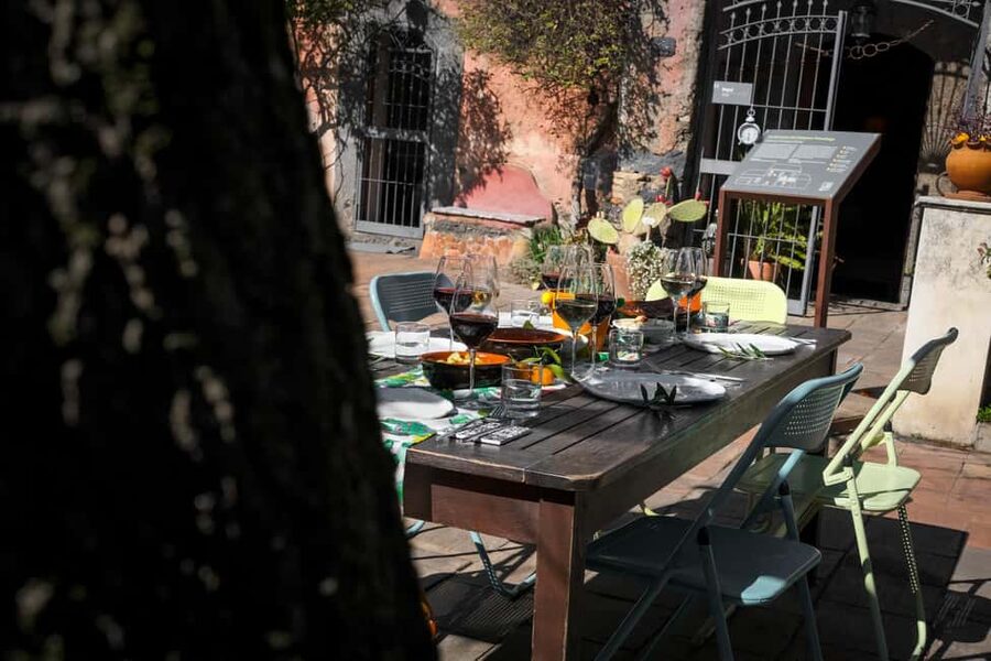 Catania: Etna Urban Winery Sicilian Lunch with Wine Tasting - Why this winery experience feels different