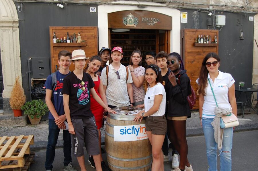 Catania: Guided Street Food Walking Tour - Ending with cannolo, granita, or cassatina