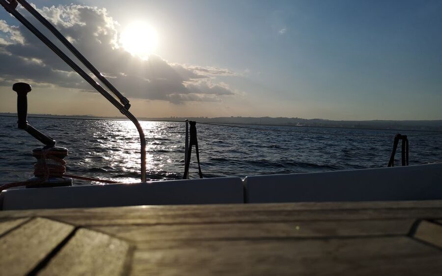Catania: Guided Sunset Sailing Trip with Aperitif & Prosecco - How romantic is the sunset?