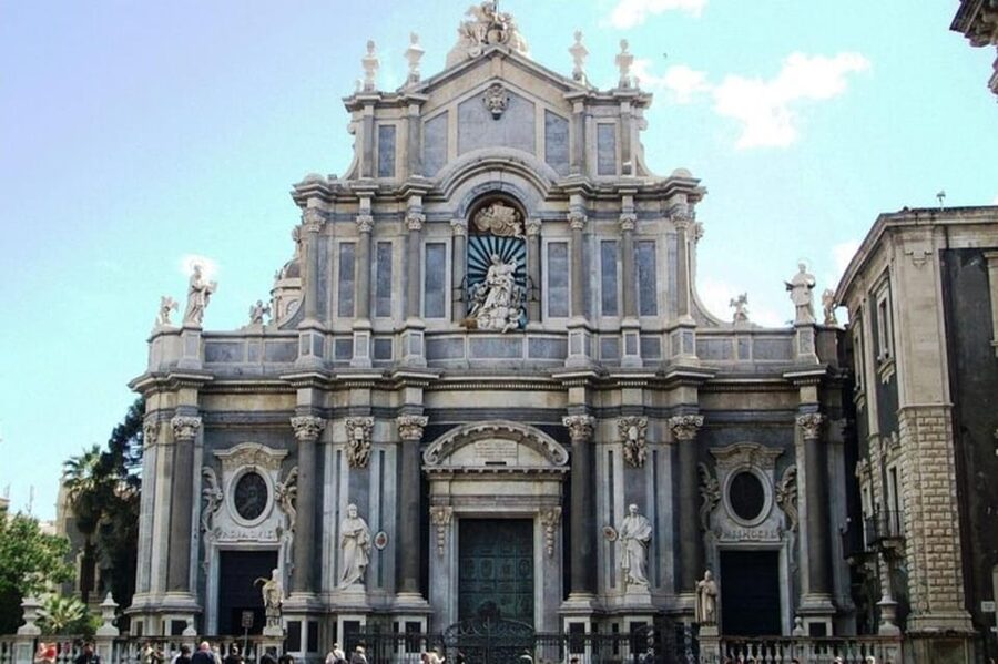 Catania Highlights Walking Tour With A Guide - Why this two-hour walk works in Catania