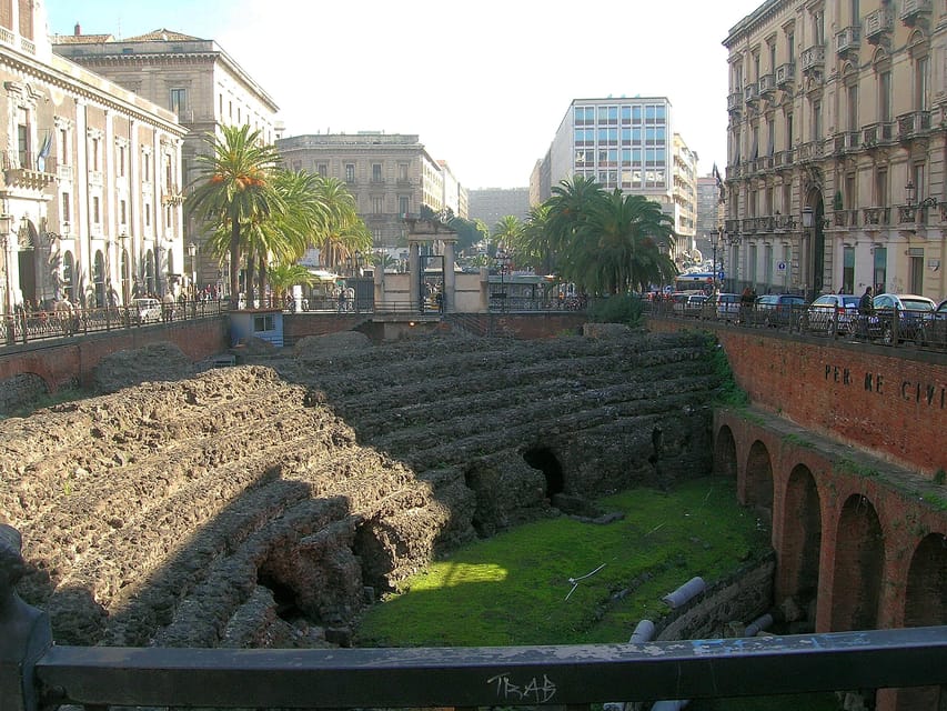 Catania: Hop-On, Hop-Off Bus to Acicastello and Acitrezza - Who will get the most from this ride?