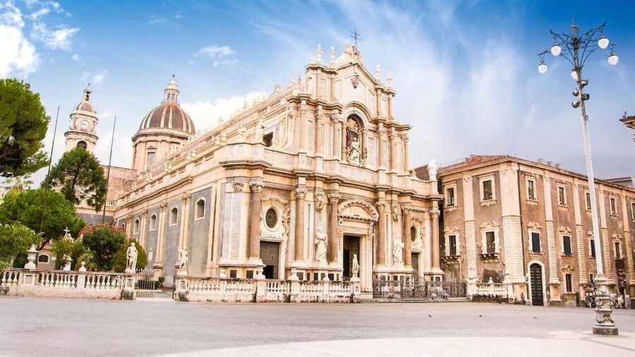 Catania: Hop-On, Hop-Off Bus to Acicastello and Acitrezza - How the hop-on system works in practice