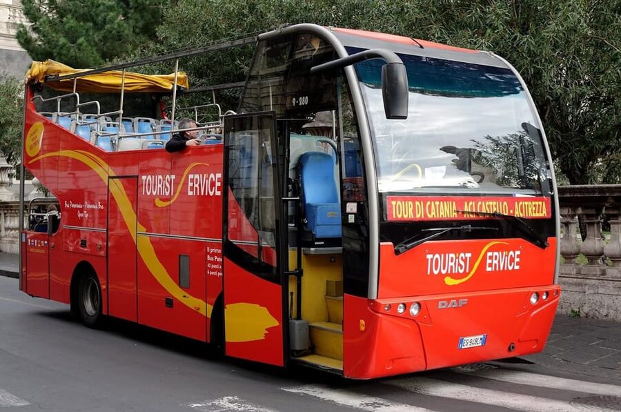 Catania: Hop-On, Hop-Off Bus to Acicastello and Acitrezza - Commentary, drivers, and what you hear